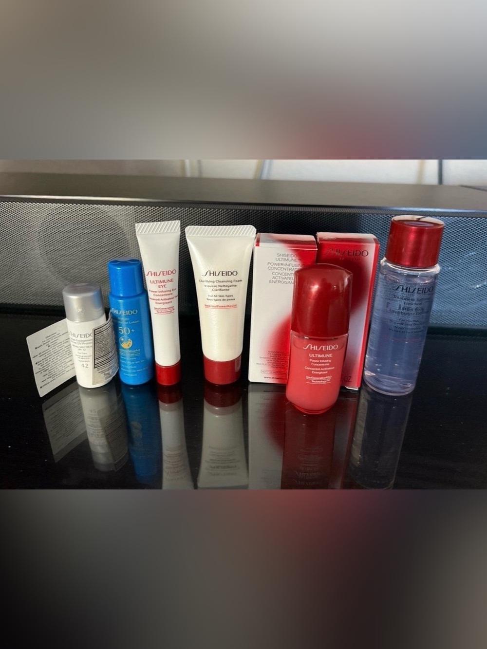Shiseido skincare set - Ultimune Eye Cream and Serum Duo in Red and White
